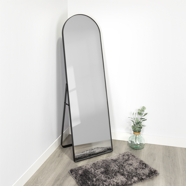 Espejo de Pie Tony, con marco metálico color negro